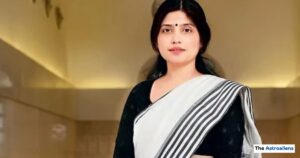 Political Exposure, Public Life, and Social Media Presence